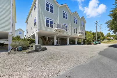 703 SE 3rd St #703-A, Carrabelle, FL 32322 - Photo 1