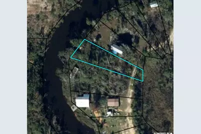 429 Spruce Ave, Wewahitchka, FL 32465 - Photo 1