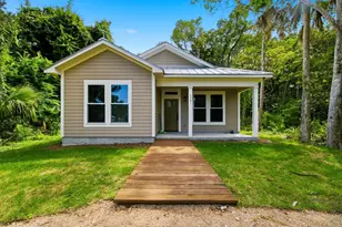 114 8th St, Apalachicola, FL 32320 - Photo 1