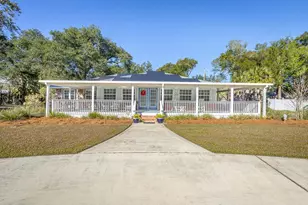 23 8th St, Apalachicola, FL 32320 - Photo 1