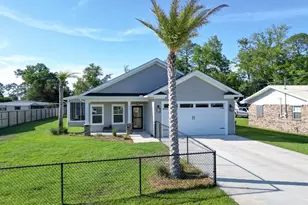 901 Twentieth St, Port Saint Joe, FL 32456 - Photo 1