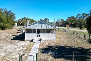 902 Tallahassee St, Carrabelle, FL 32322 - Photo 1