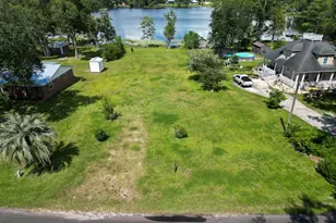 396 W Lakeview Dr, Wewahitchka, FL 32465 - Photo 1