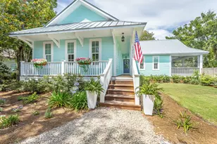 121 14th St, Apalachicola, FL 32320 - Photo 1