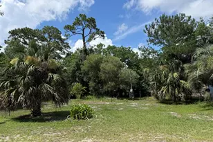 10-53 Cypress St, Apalachicola, FL 32320 - Photo 1