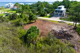 304 Bledsoe St, Saint George Island, FL 32328 - Photo 1