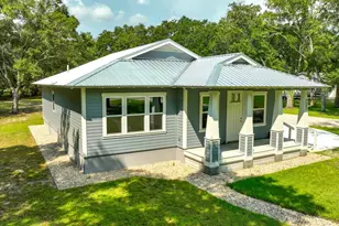 132 Putnal St, Carrabelle, FL 32322 - Photo 1