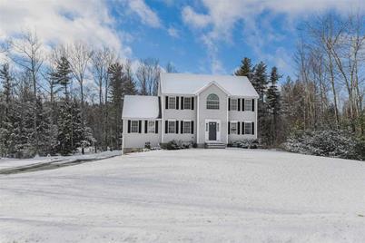 8 Sydney Lane, Epping, NH 03042 - Photo 1