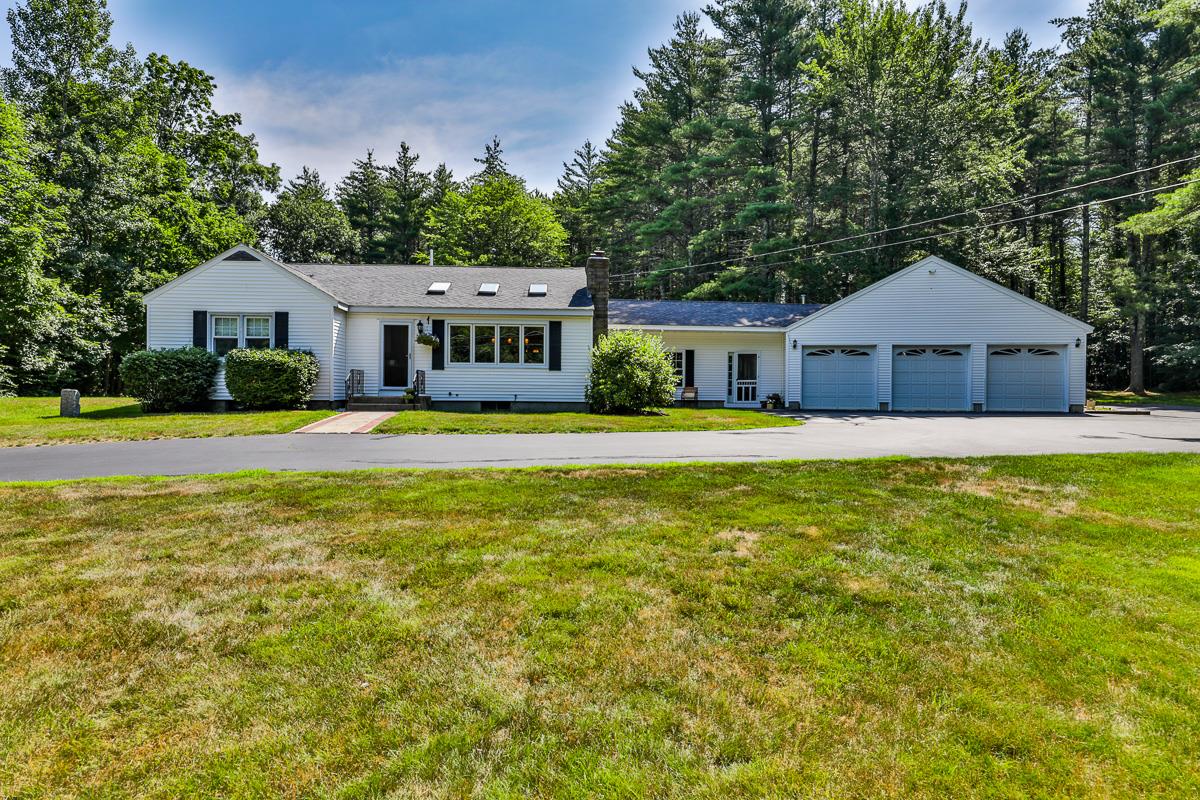 281 Baboosic Lake Rd Merrimack Nh 03054 Mls 4815670 Coldwell Banker
