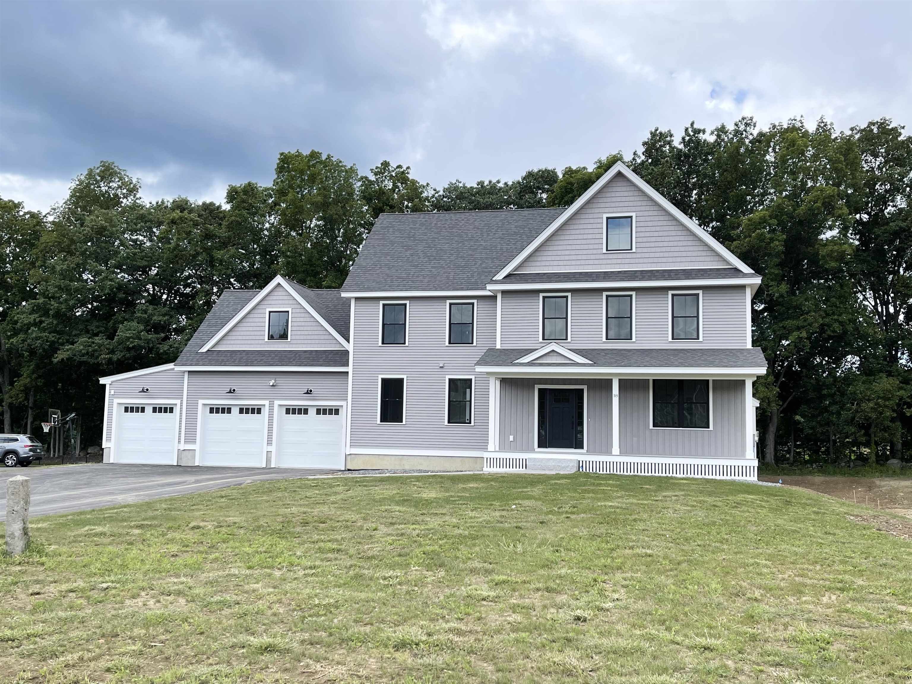 18 Treat Farm, Stratham, NH 03885 MLS 4824770 Coldwell Banker