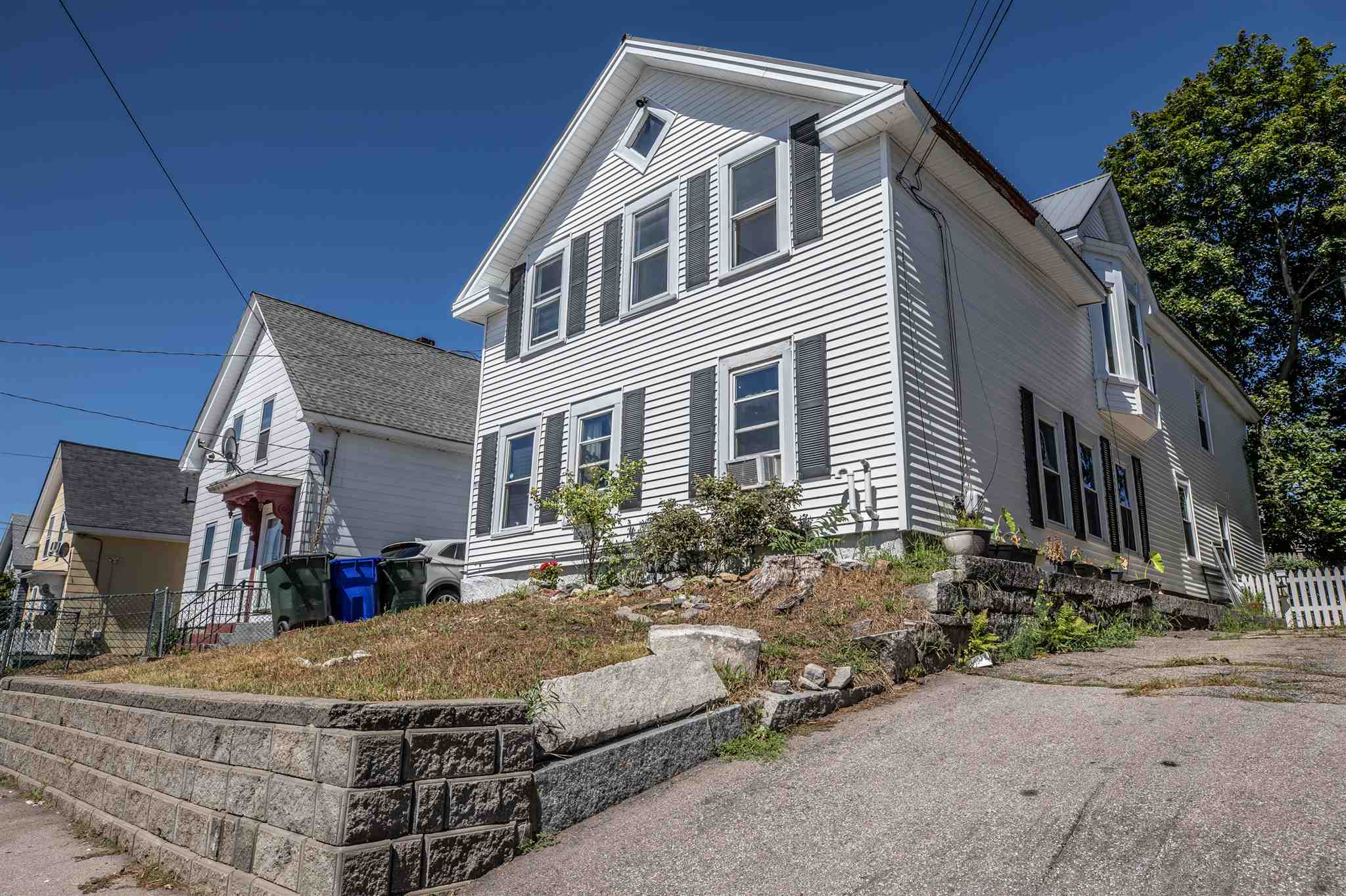 376 Manchester St Manchester Nh 03103 Mls 4825303 Coldwell Banker