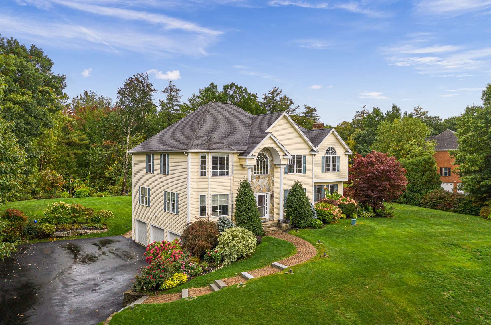 10 Arcadia Ln Salem Nh 03079 Mls 4831937 Coldwell Banker