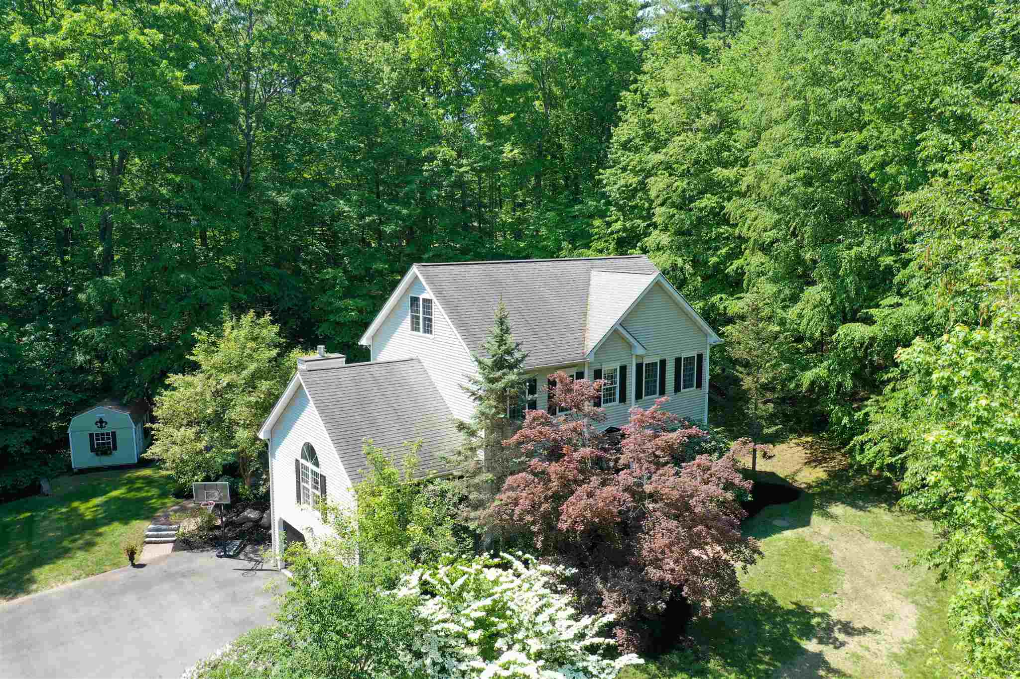 12 Wiggin, Bedford, NH 03110 MLS 4863390 Coldwell Banker