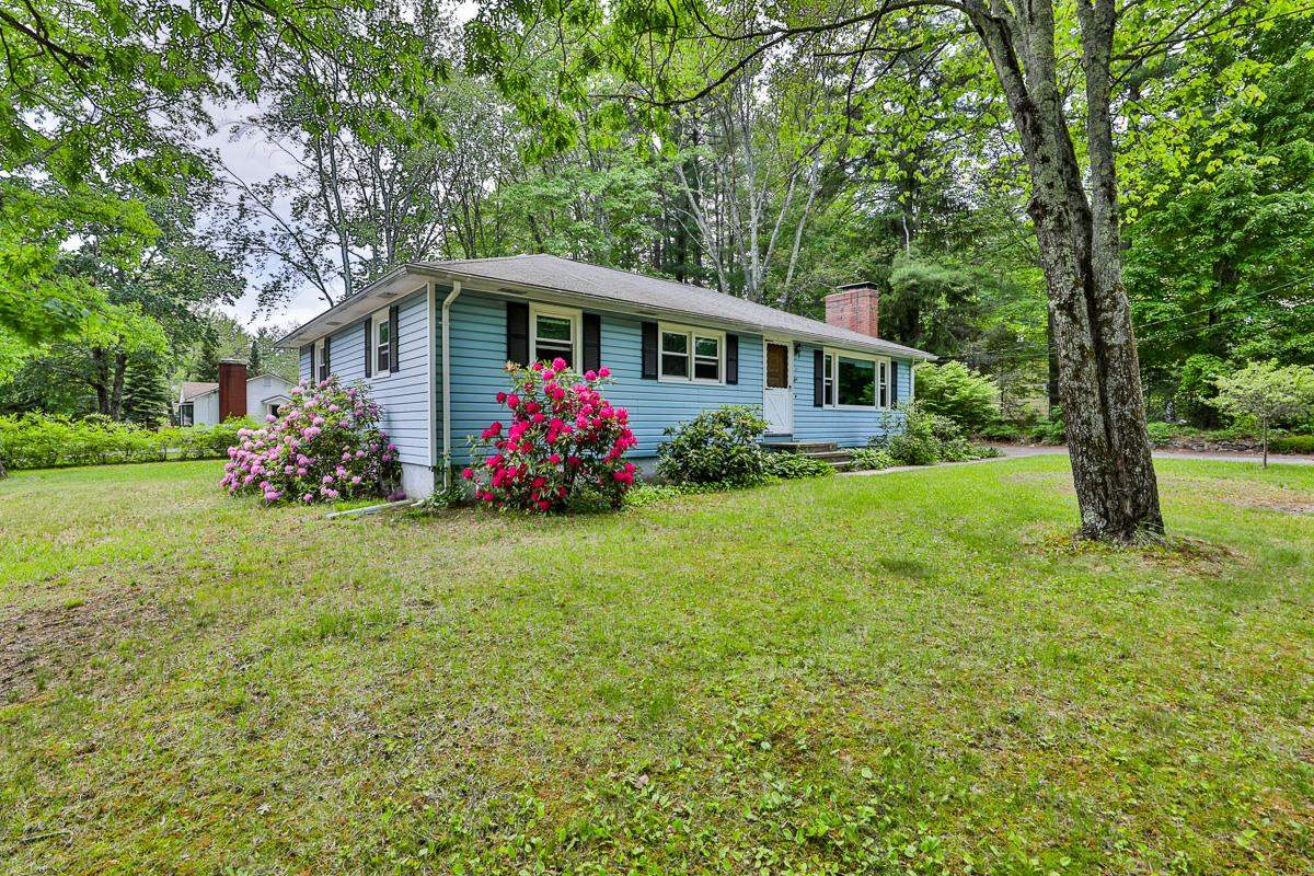 10 Birch, Merrimack, NH 03054 MLS 4864844 Coldwell Banker
