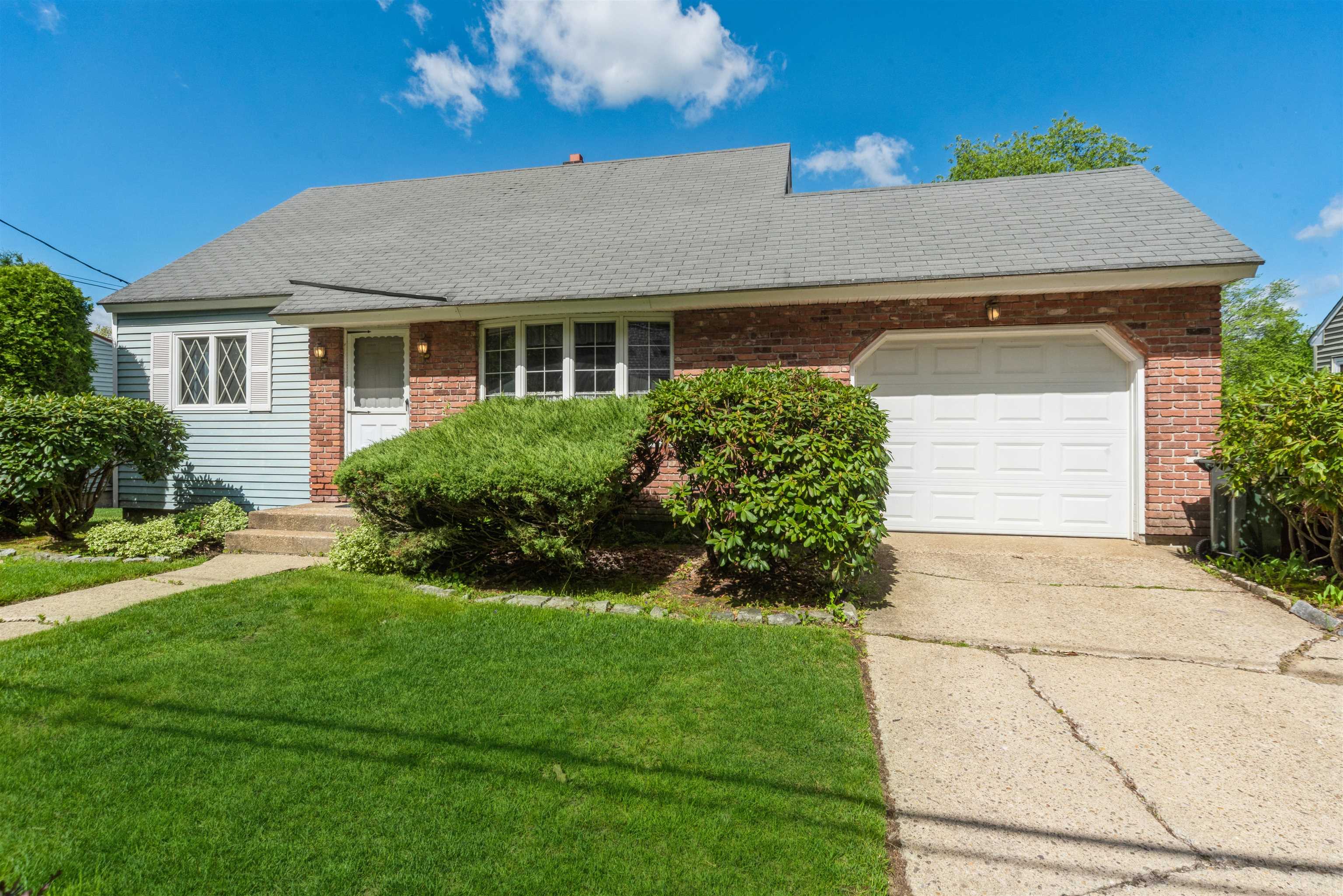 248 Whitney Ave, Manchester, NH 03104 MLS 4896227 Coldwell Banker