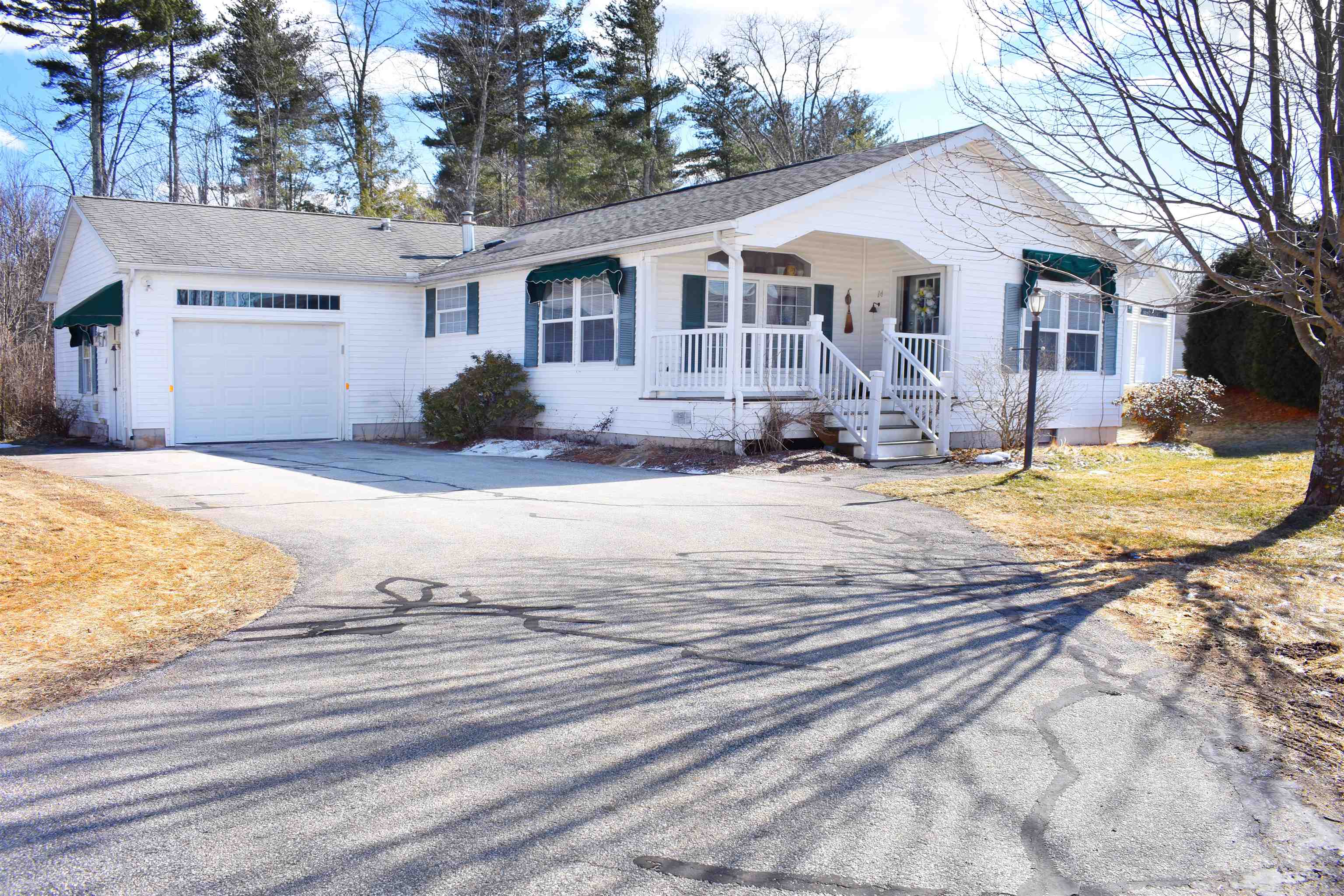 14 Sawmill Ridge, Sandown, NH 03873 MLS 4901093 Coldwell Banker