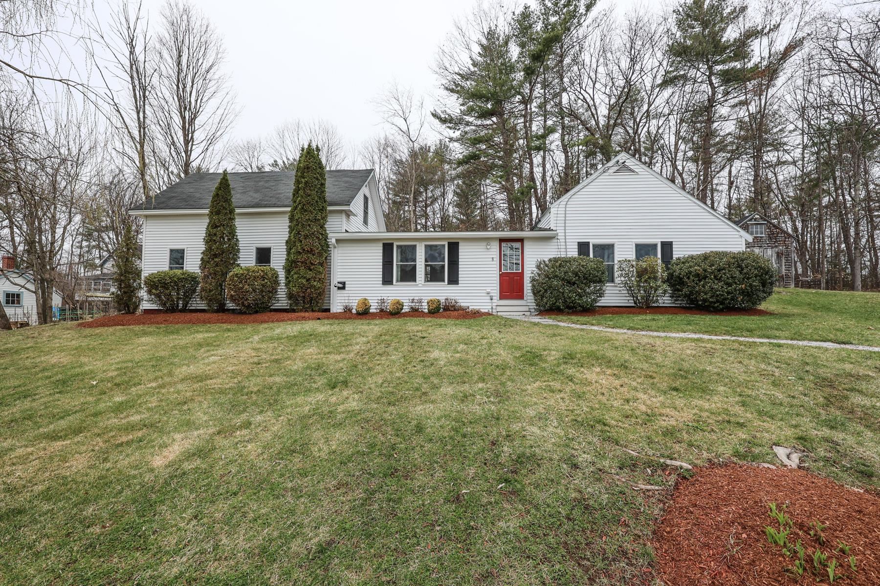 8 Poplar St, Tilton, NH 03276 MLS 4906032 Coldwell Banker