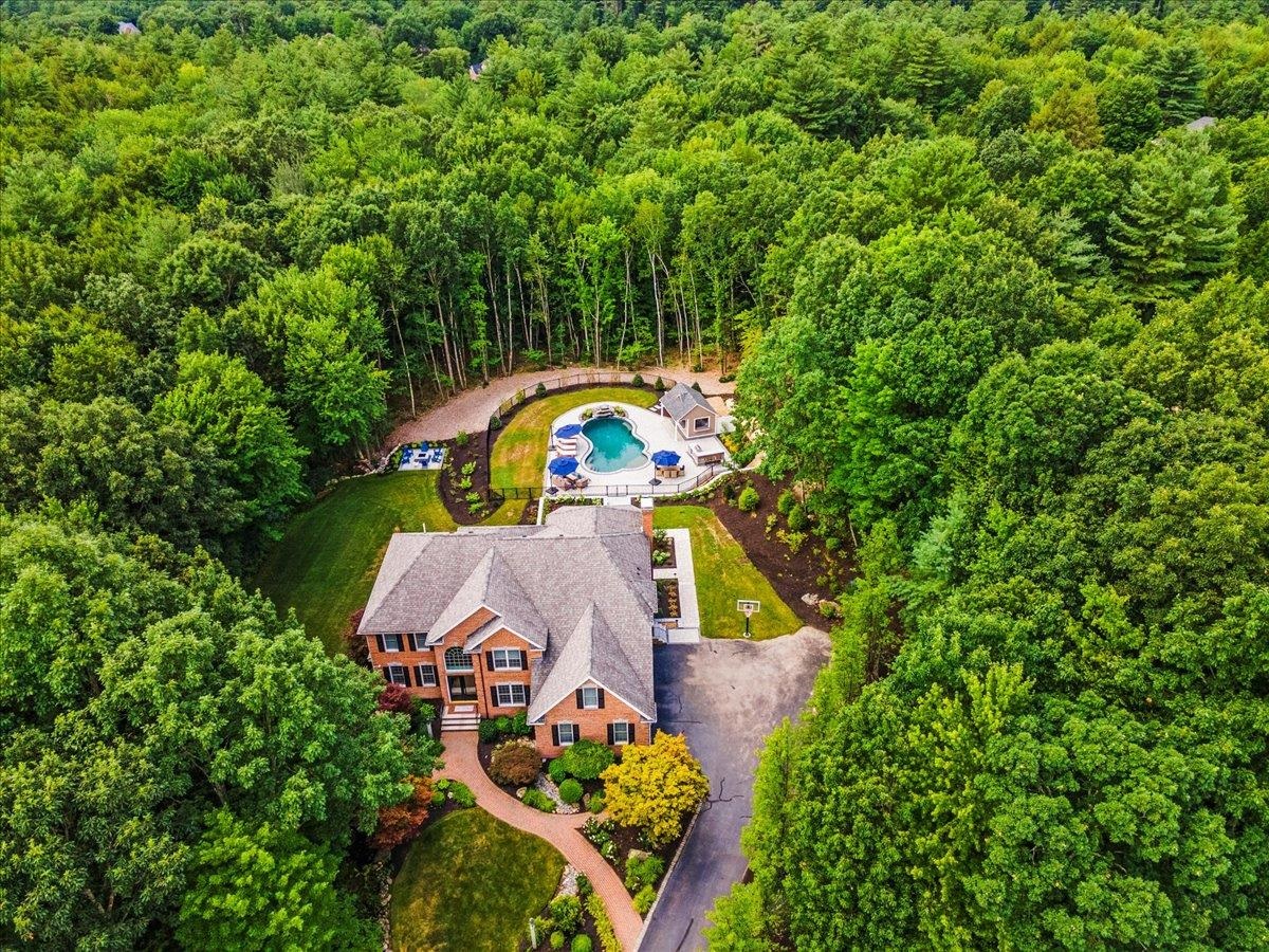 9 Bartlett Dr, Bedford, NH 03110 MLS 4925335 Coldwell Banker