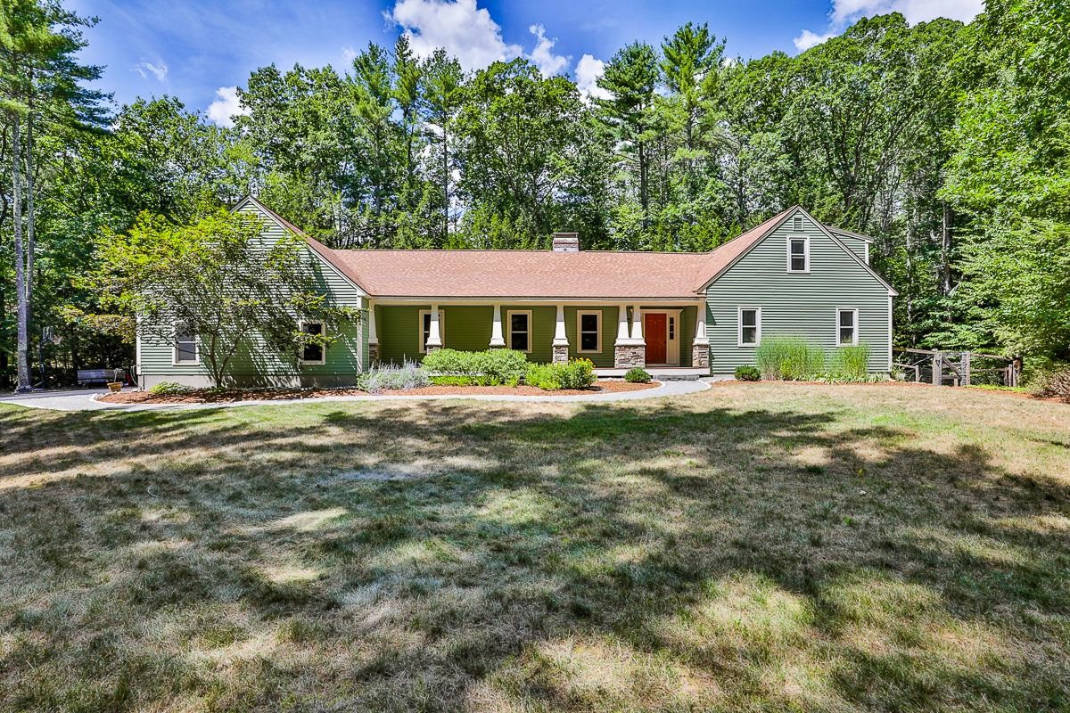 4 Winterberry Dr, Amherst, NH 03031 MLS 4926129 Coldwell Banker