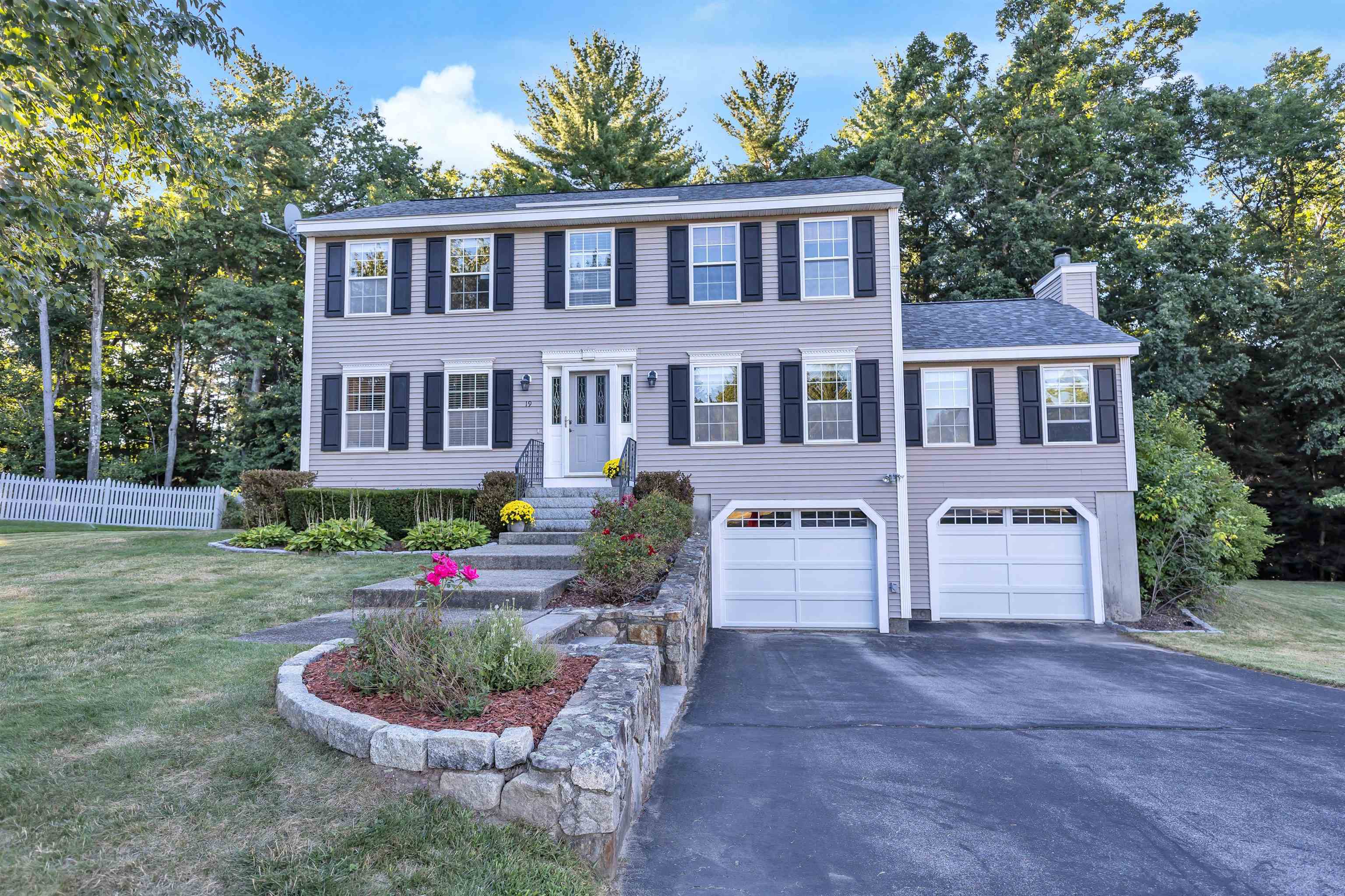 19 Scotchpine Ln, Merrimack, NH 03054 MLS 4928732 Coldwell Banker