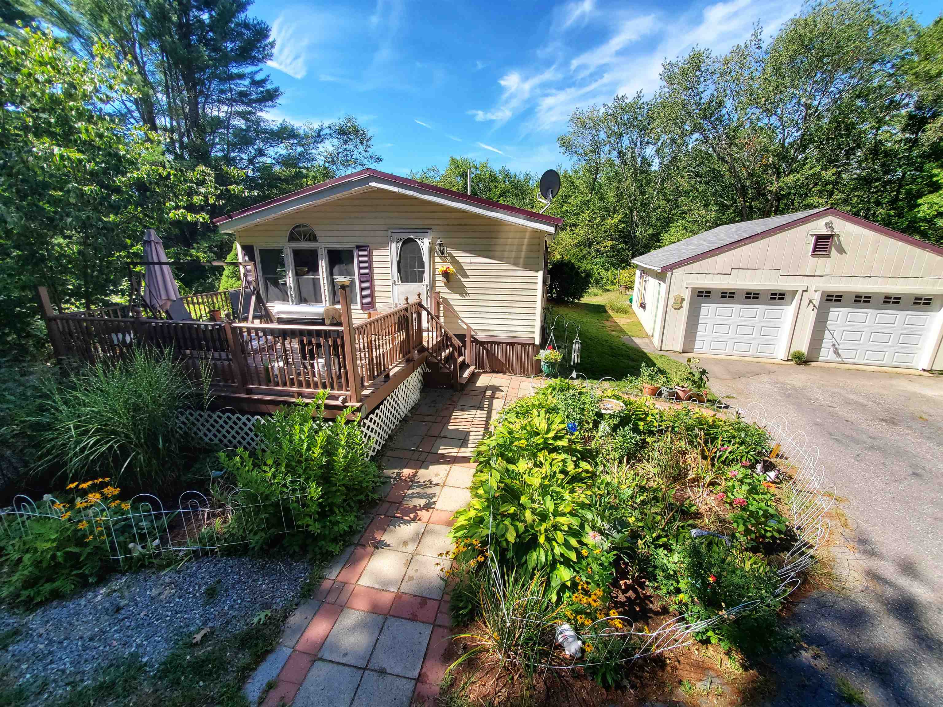 7 Bambi Ln, Raymond, NH 03077 MLS 4929142 Coldwell Banker