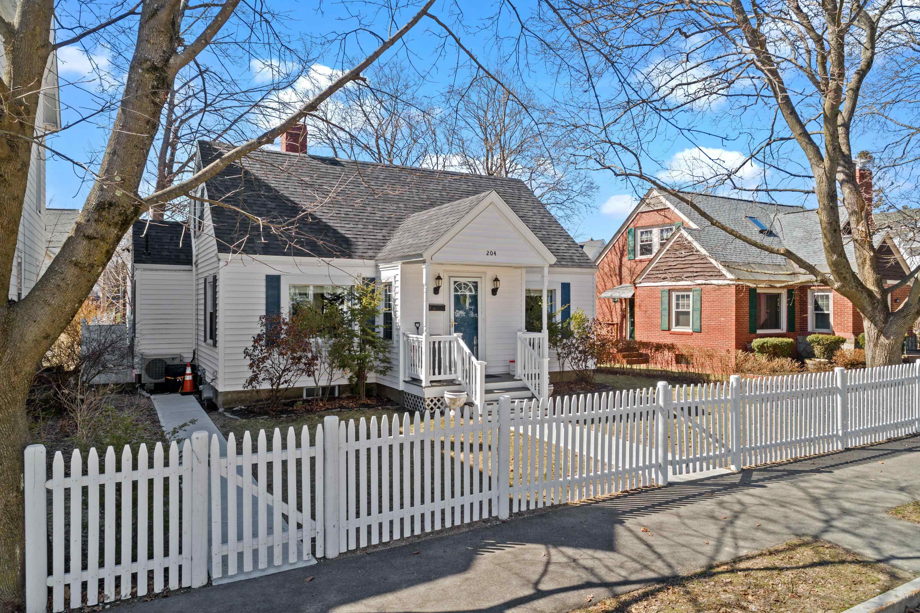 204 Walnut St, Manchester, NH 03104 MLS 4947137 Coldwell Banker