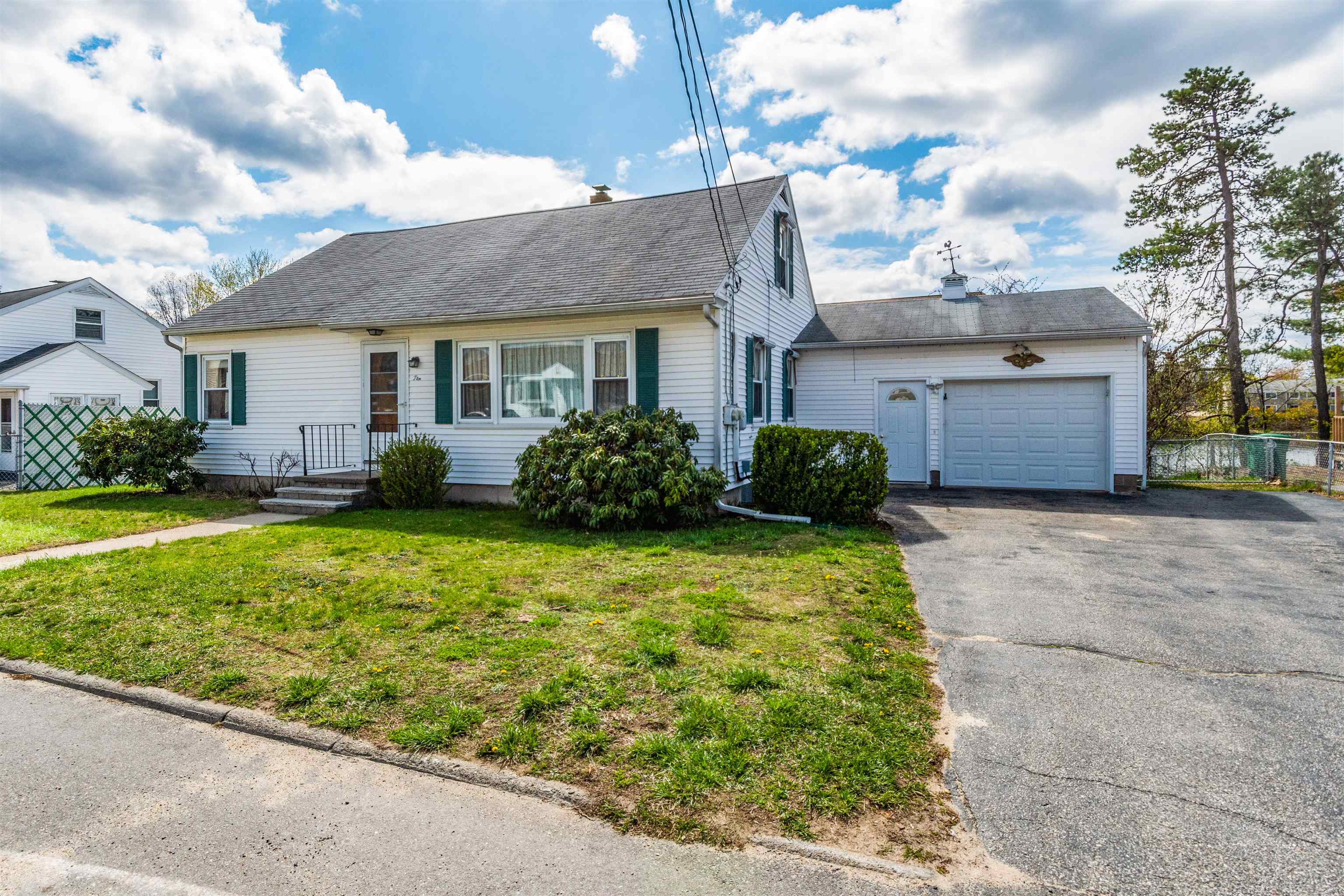 10 Ross St, Nashua, NH 03060 MLS 4949576 Coldwell Banker