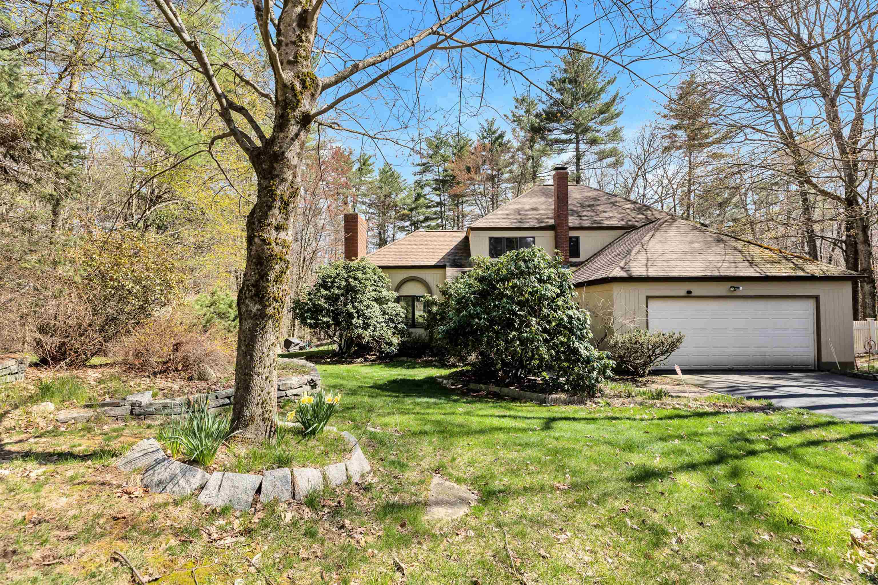 24 Corriveau Dr, Hooksett, NH 03106 MLS 4950143 Coldwell Banker