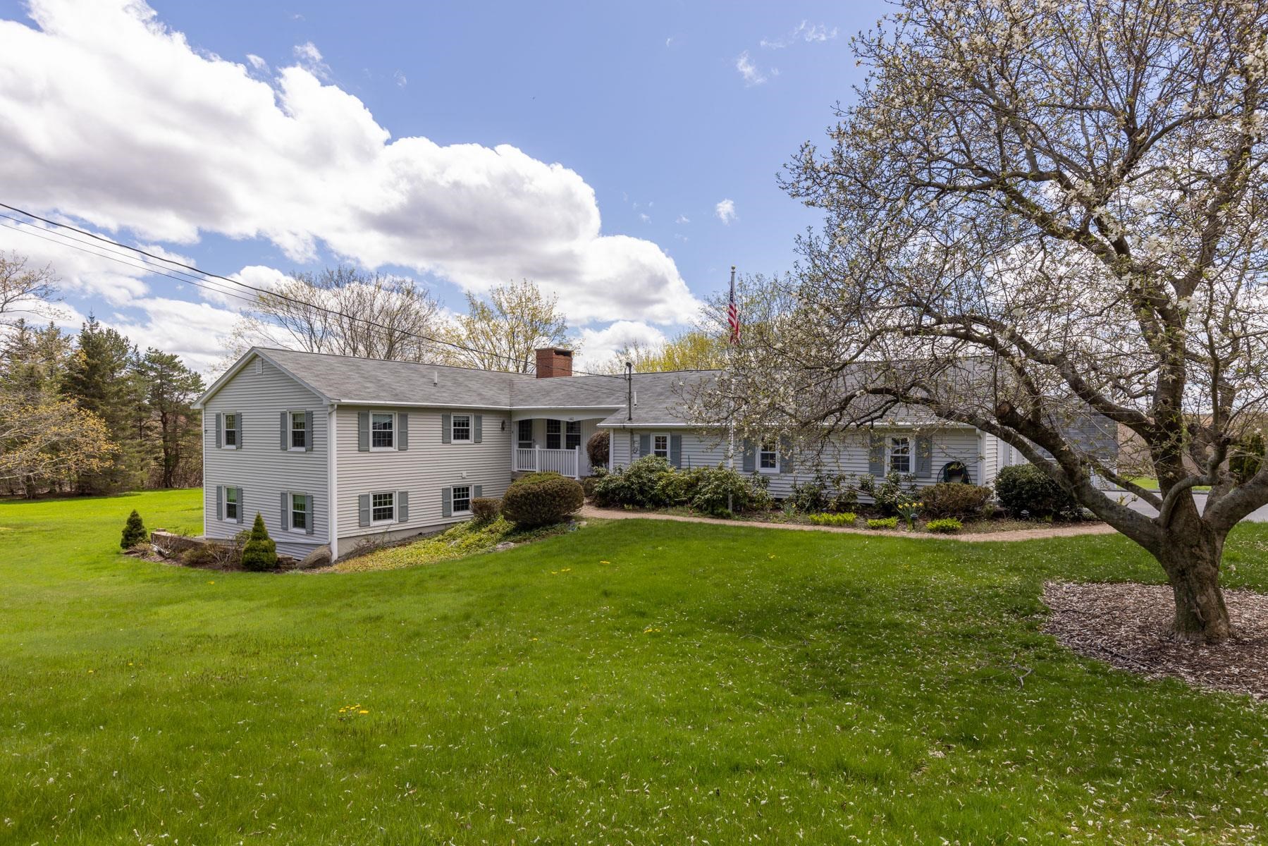 140 High St, Stratham, NH 03885 MLS 4950945 Coldwell Banker