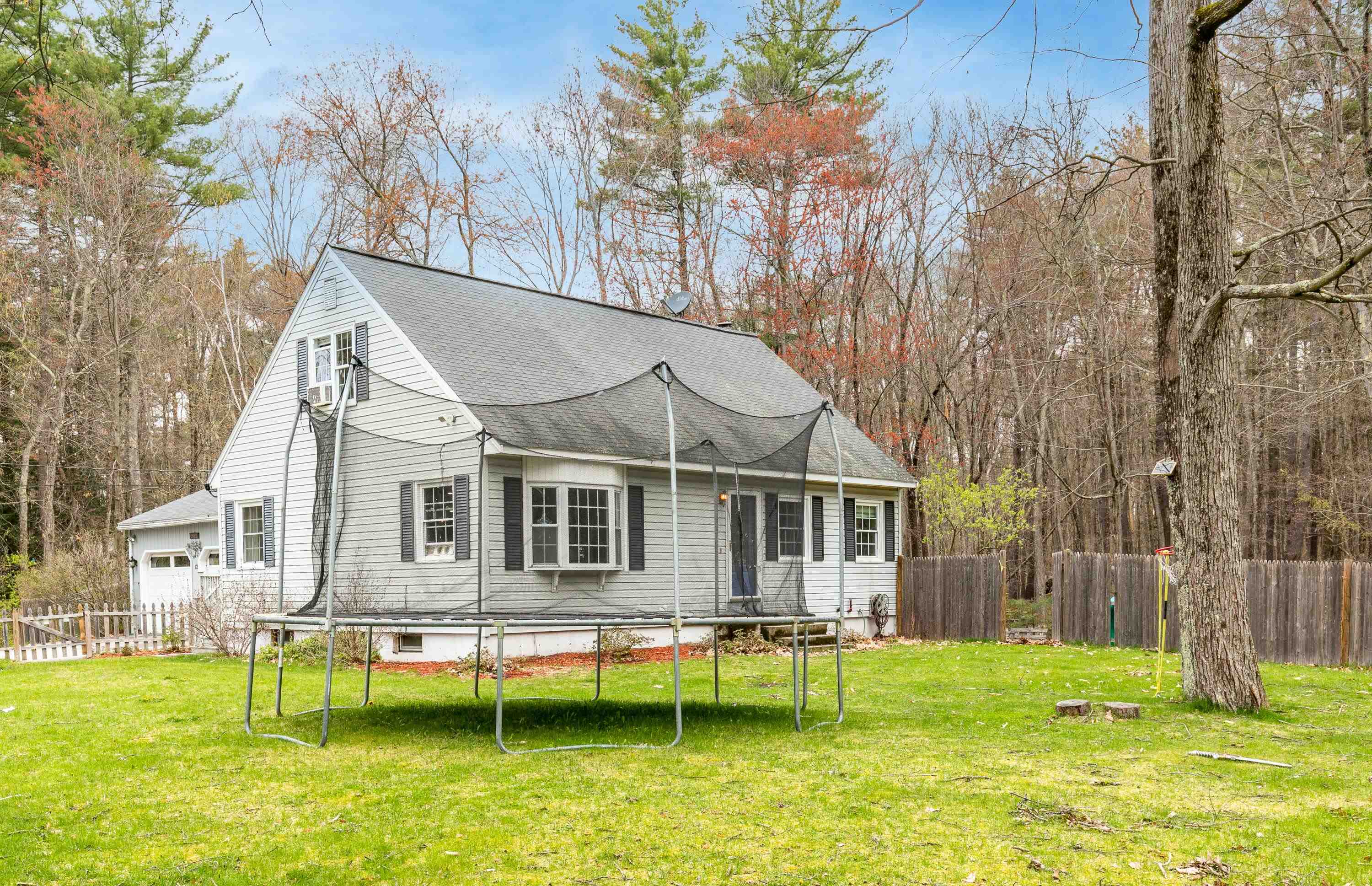 12 Cabot Rd, Merrimack, NH 03054 MLS 4950962 Coldwell Banker