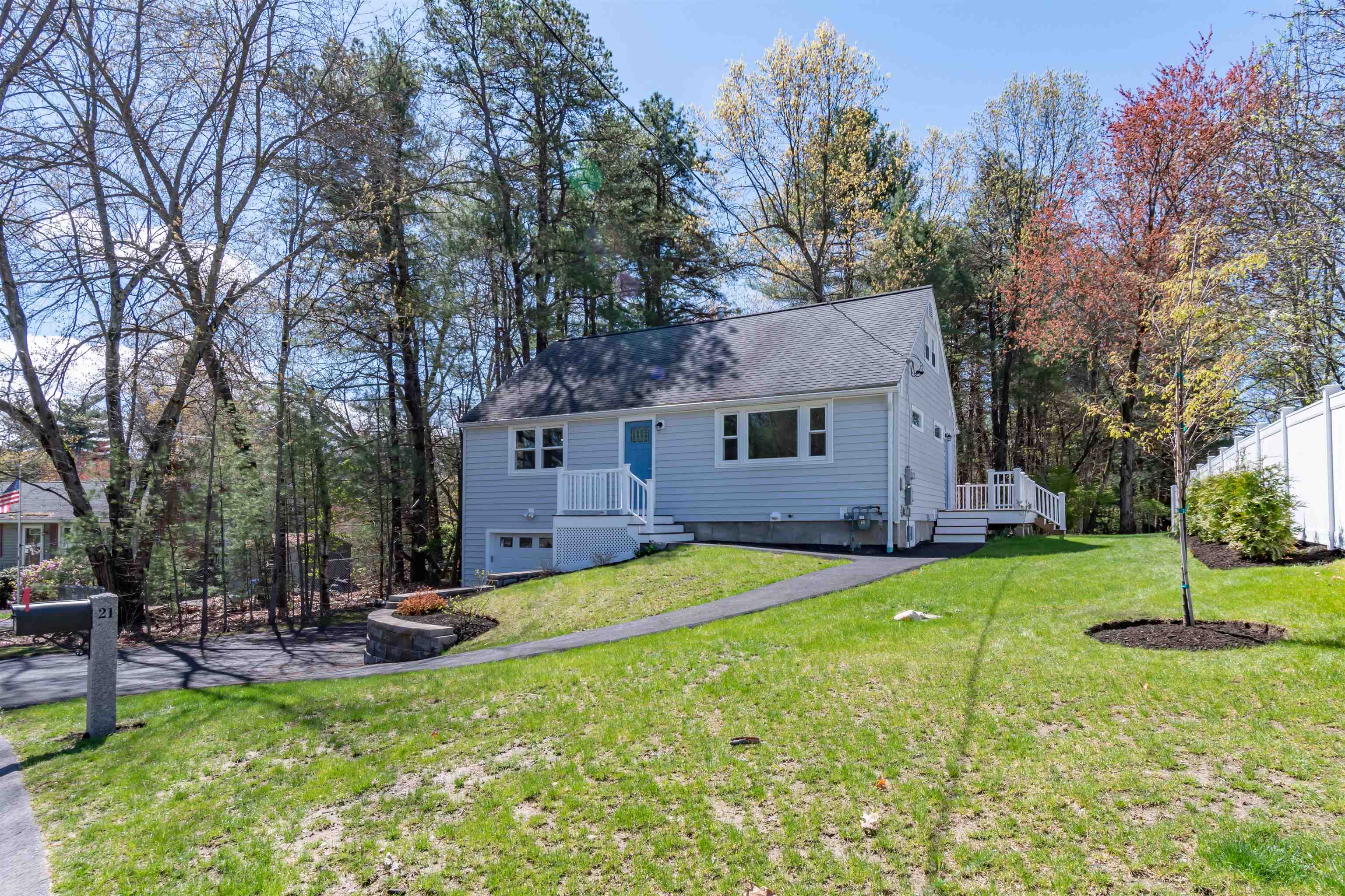 21 Palisade Dr, Nashua, NH 03062 MLS 4951029 Coldwell Banker