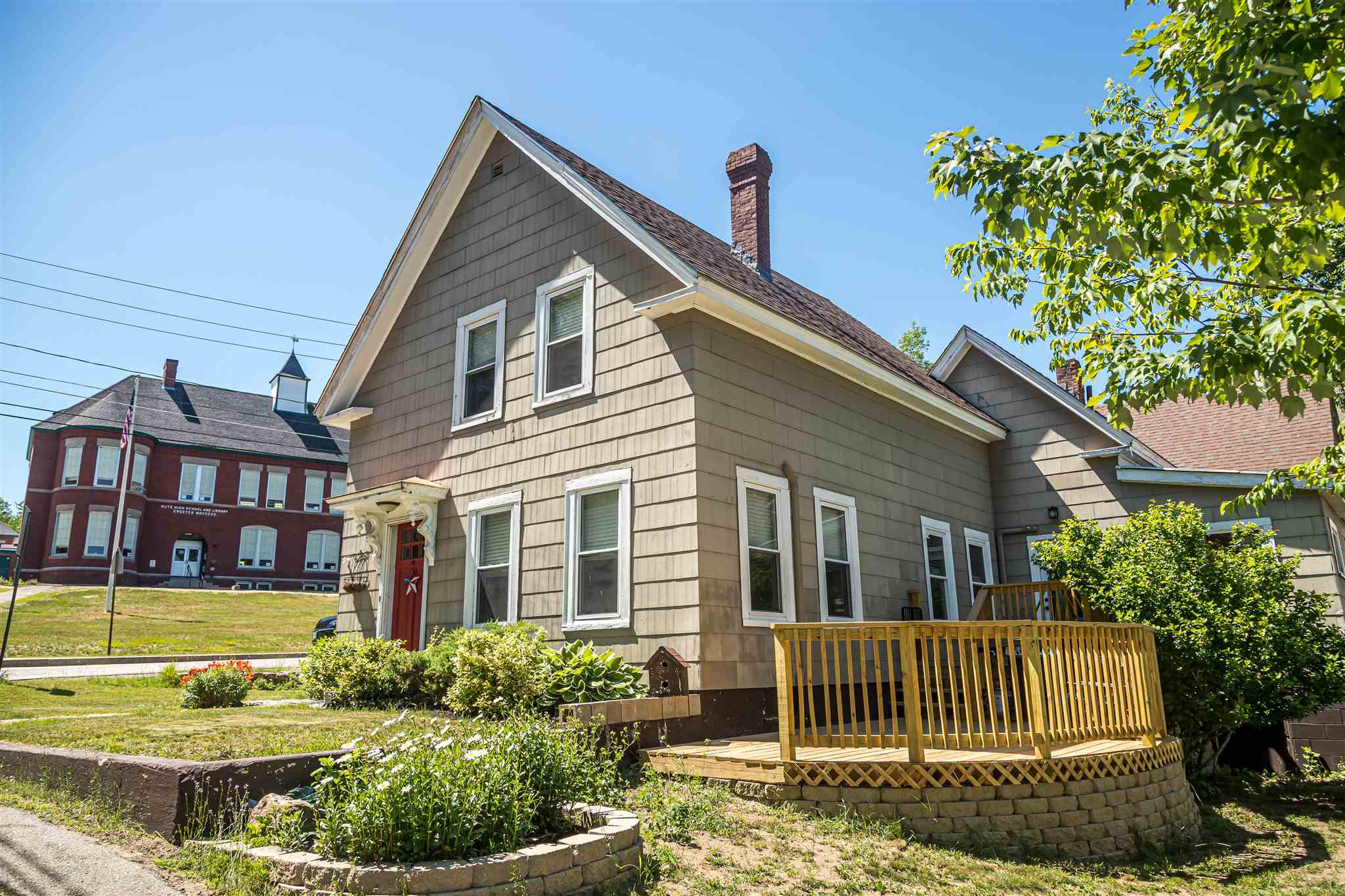 10 Elm St, Milton, NH 03851 MLS 4952340 Coldwell Banker