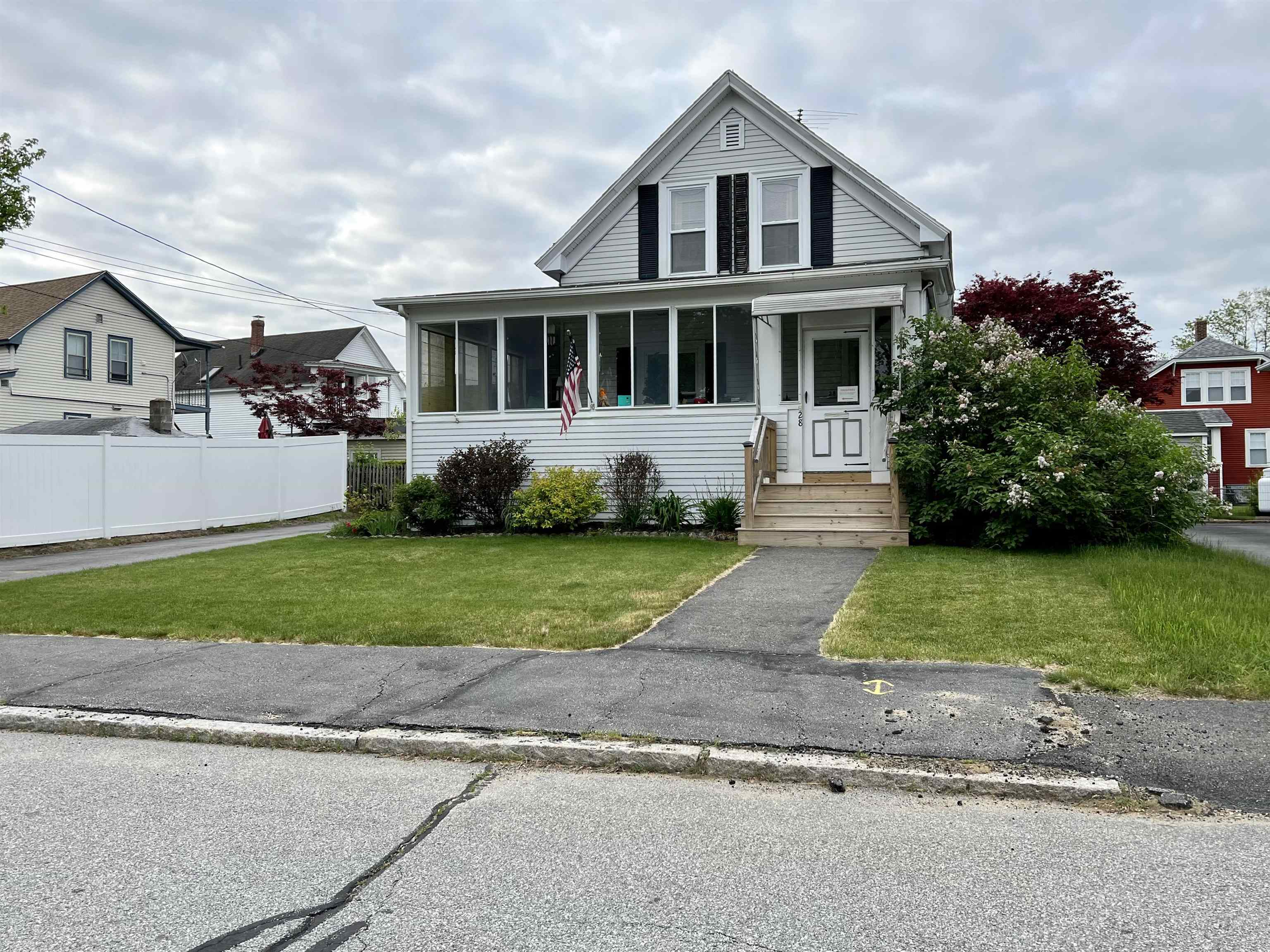 28 Mercier Ave, Manchester, NH 03102 MLS 4954019 Coldwell Banker