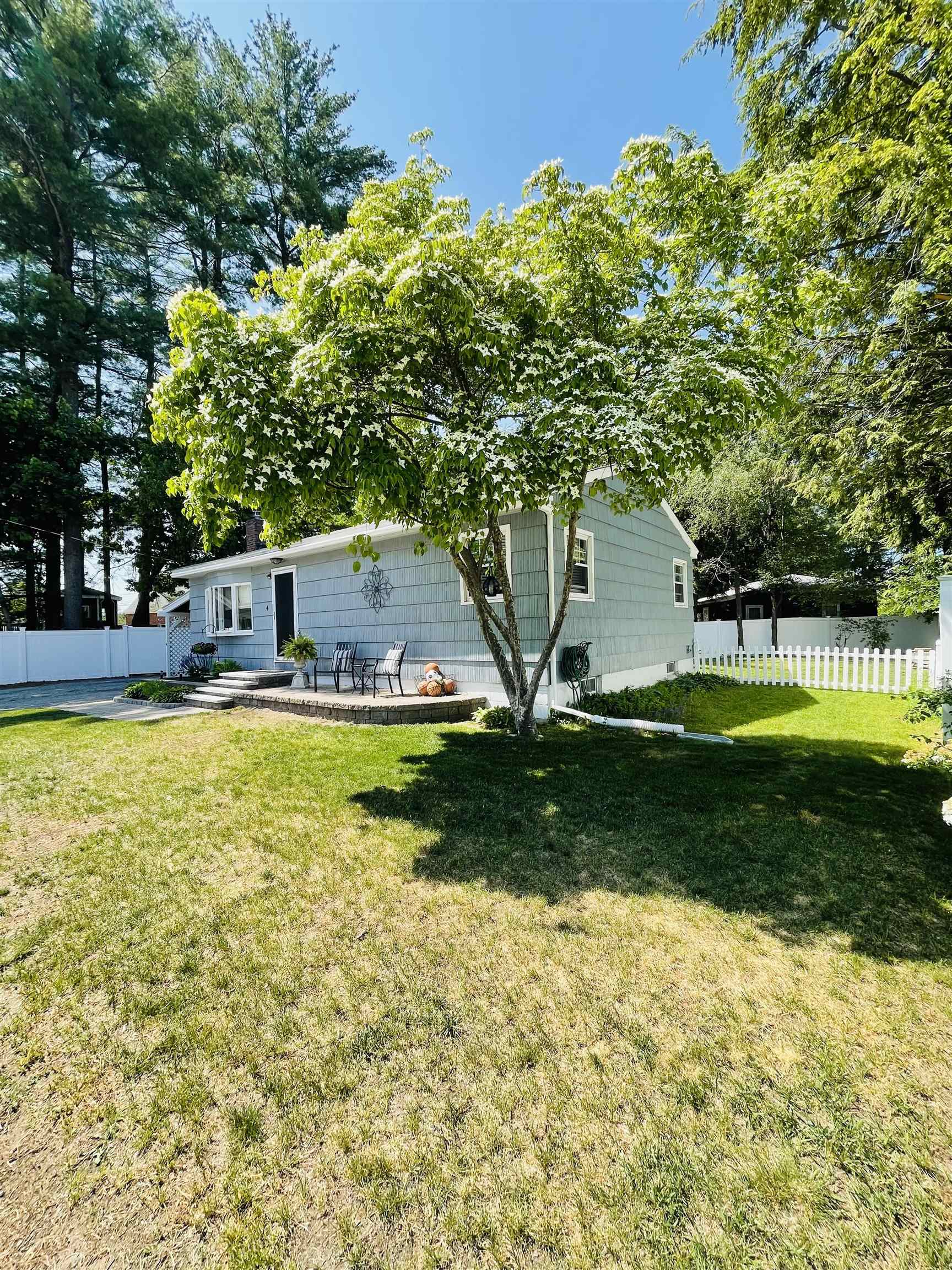 4 Bedford St, Bedford, NH 03110 MLS 4955060 Coldwell Banker