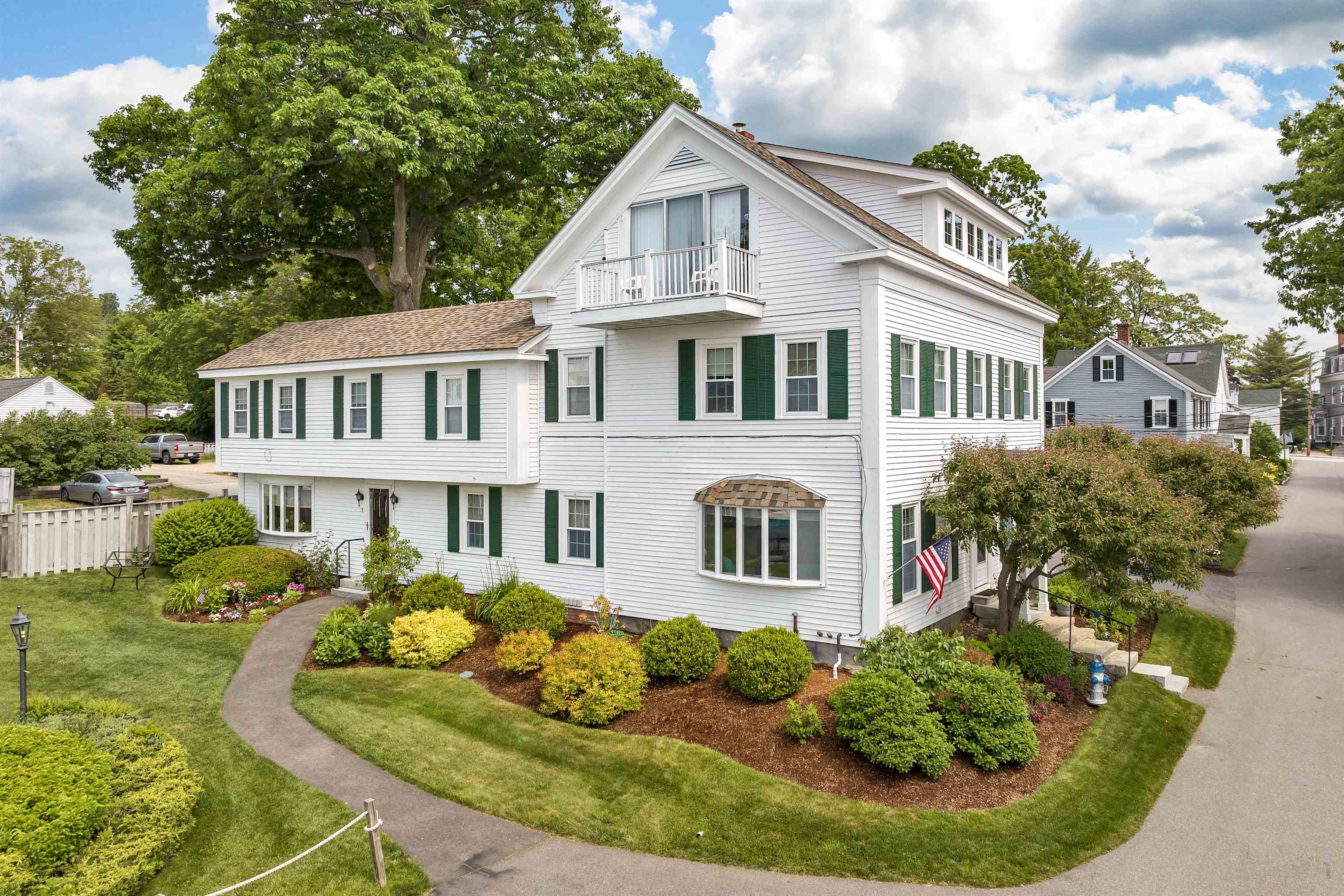 29 Lake St 2, Wolfeboro, NH 03894 MLS 4956997 Coldwell Banker