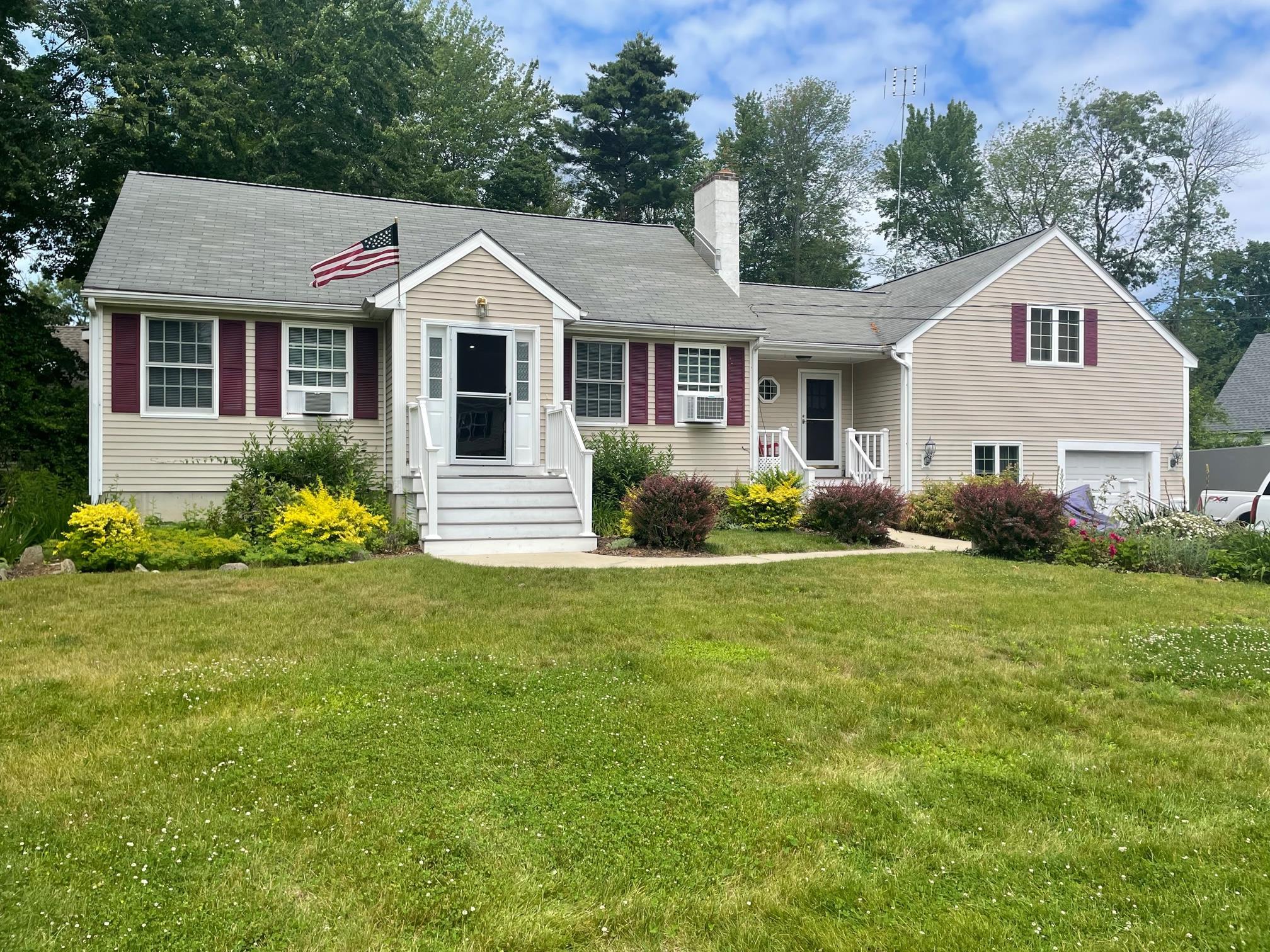 15 Whittier Dr, Seabrook, NH 03874 MLS 4957812 Coldwell Banker