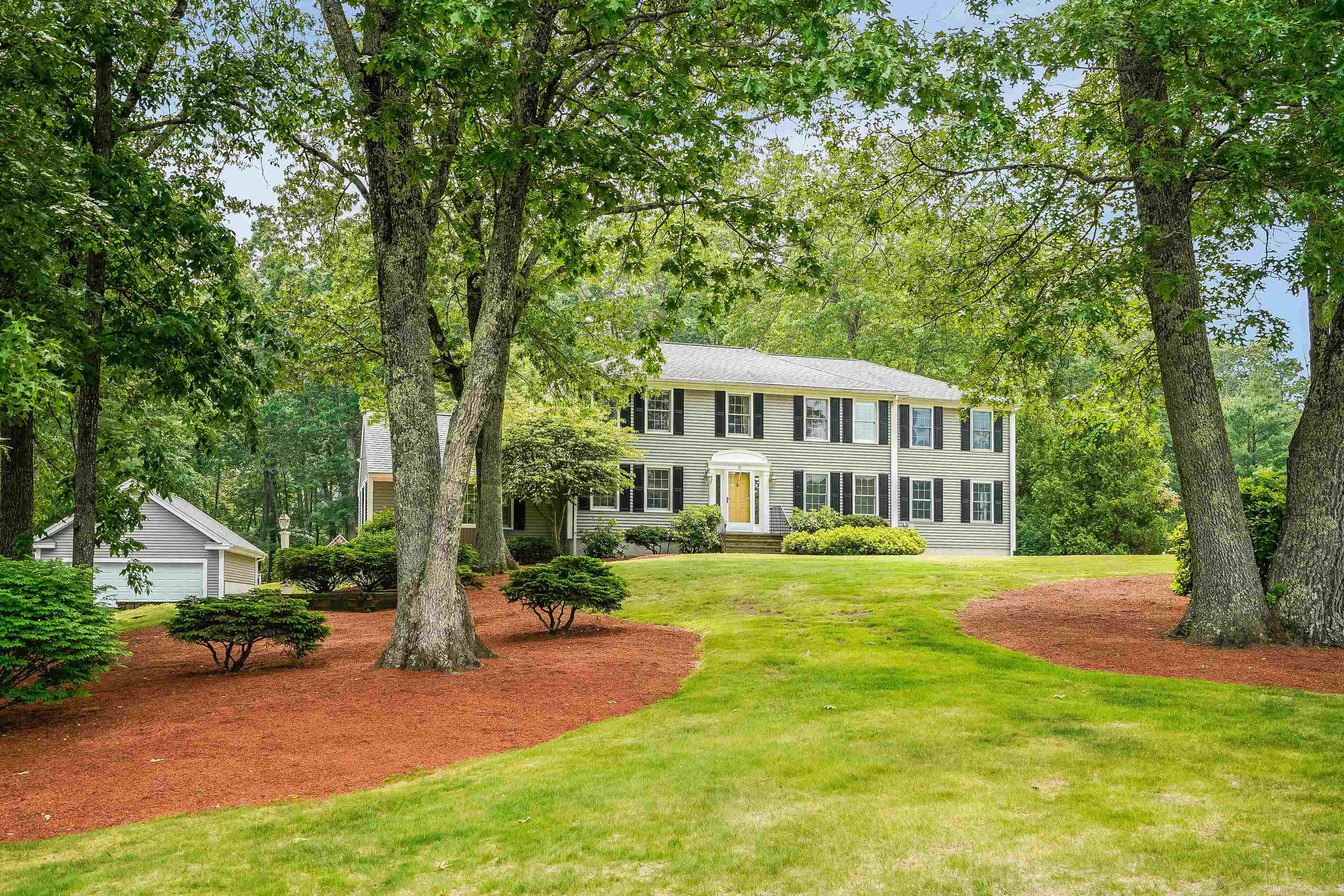 10 Park Ave, Londonderry, NH 03053 MLS 4957844 Coldwell Banker