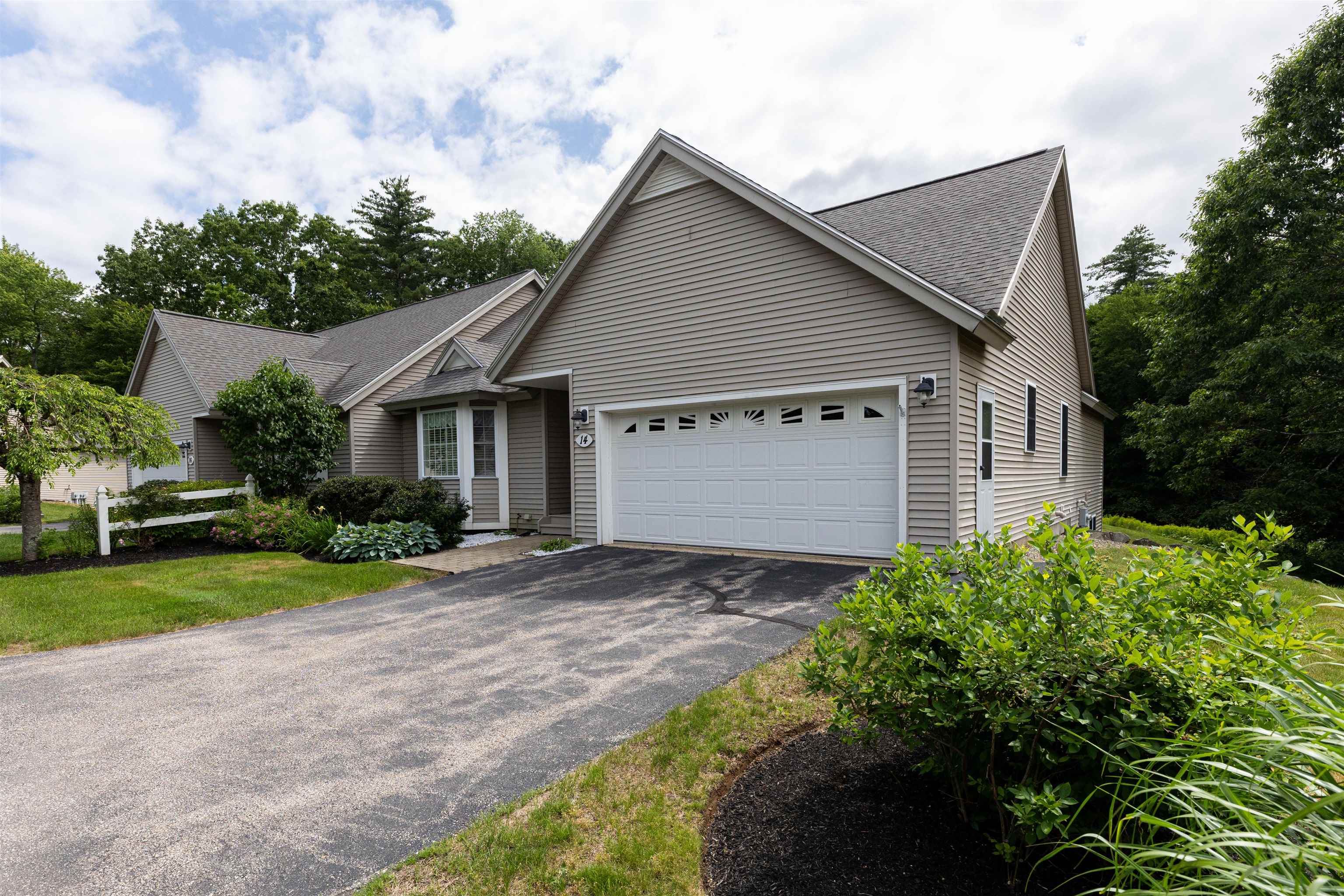 14 Cricket Hill, East Kingston, NH 03827 MLS 4958398 Coldwell Banker