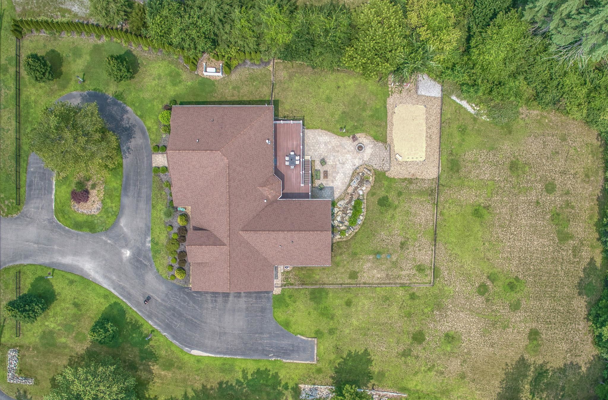 135 W River Rd, Hooksett, NH 03106 MLS 4962082 Coldwell Banker