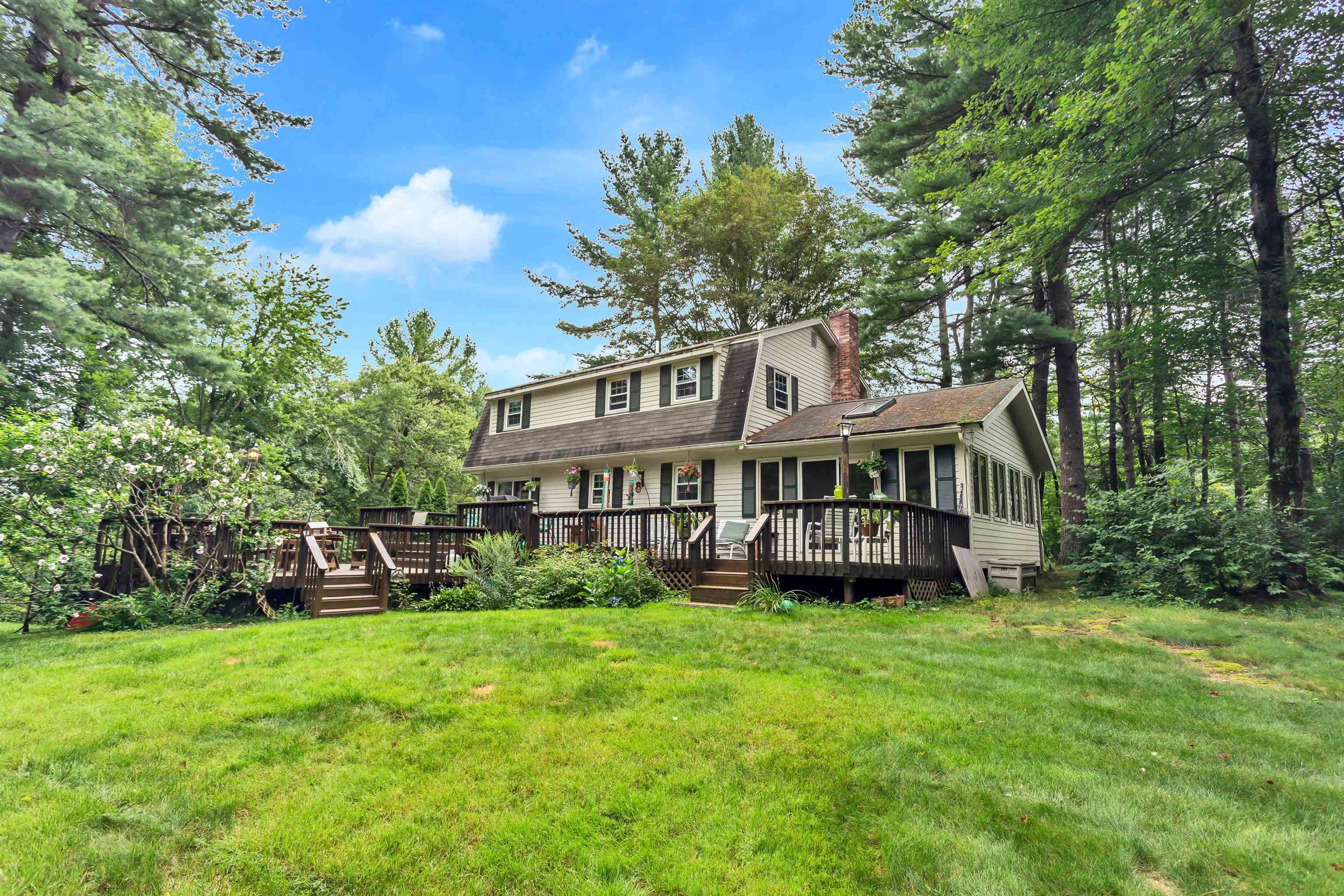 7 Holstein Ave, Londonderry, NH 03053 MLS 4966217 Coldwell Banker