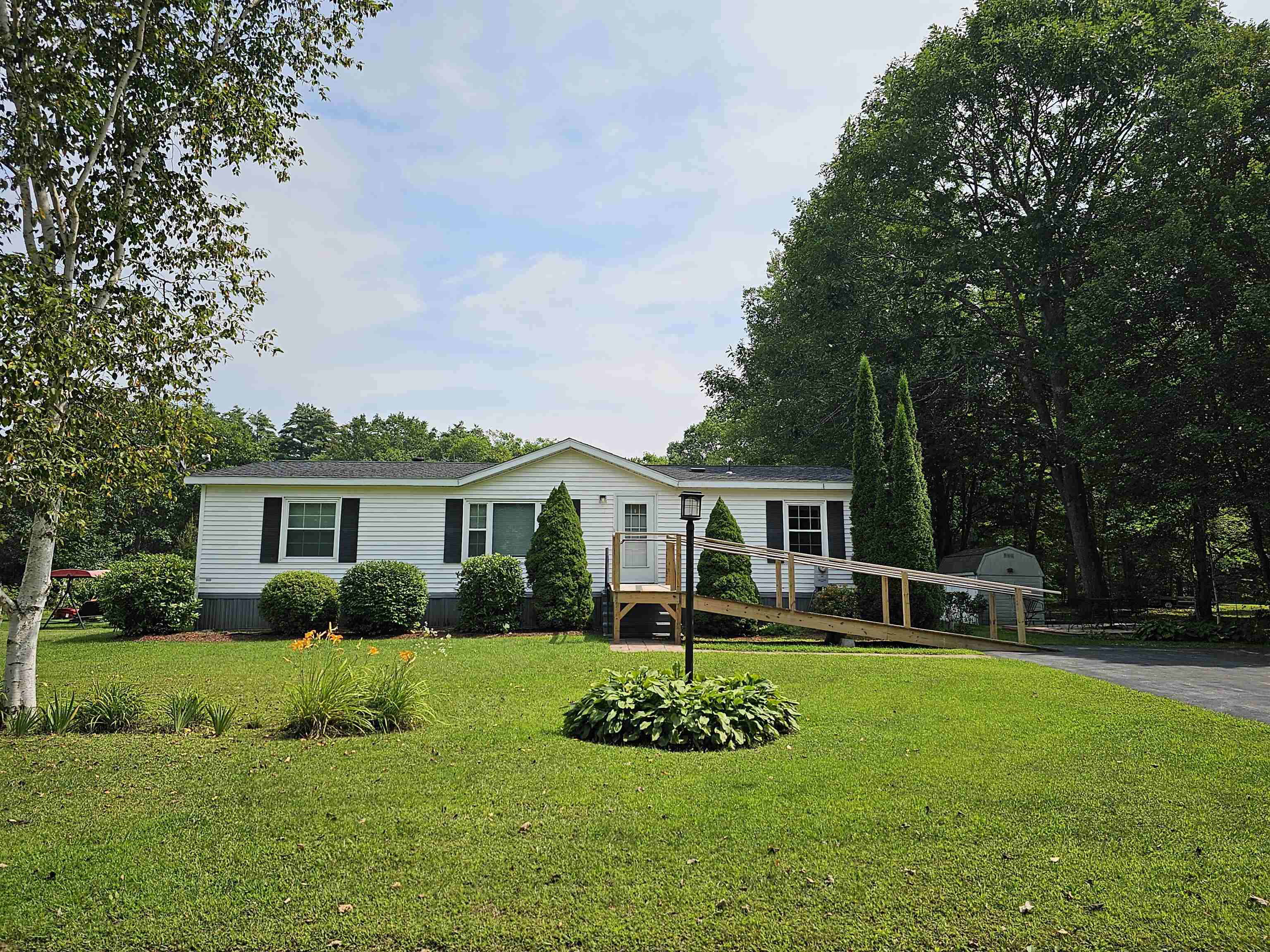 5 Kennedy St, Epsom, NH 03234 MLS 4966670 Coldwell Banker