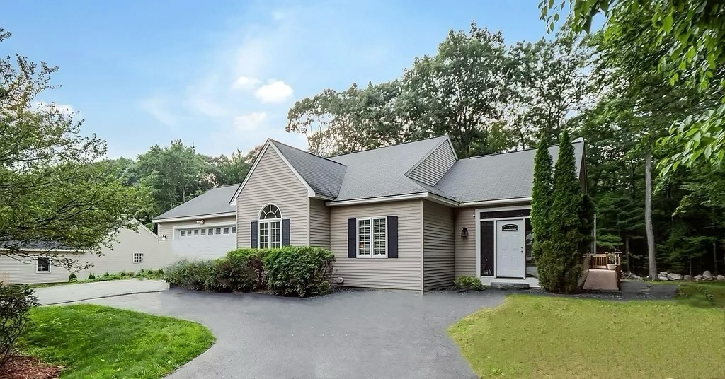 30 Julia Dr, Hooksett, NH 03106 MLS 4967215 Coldwell Banker