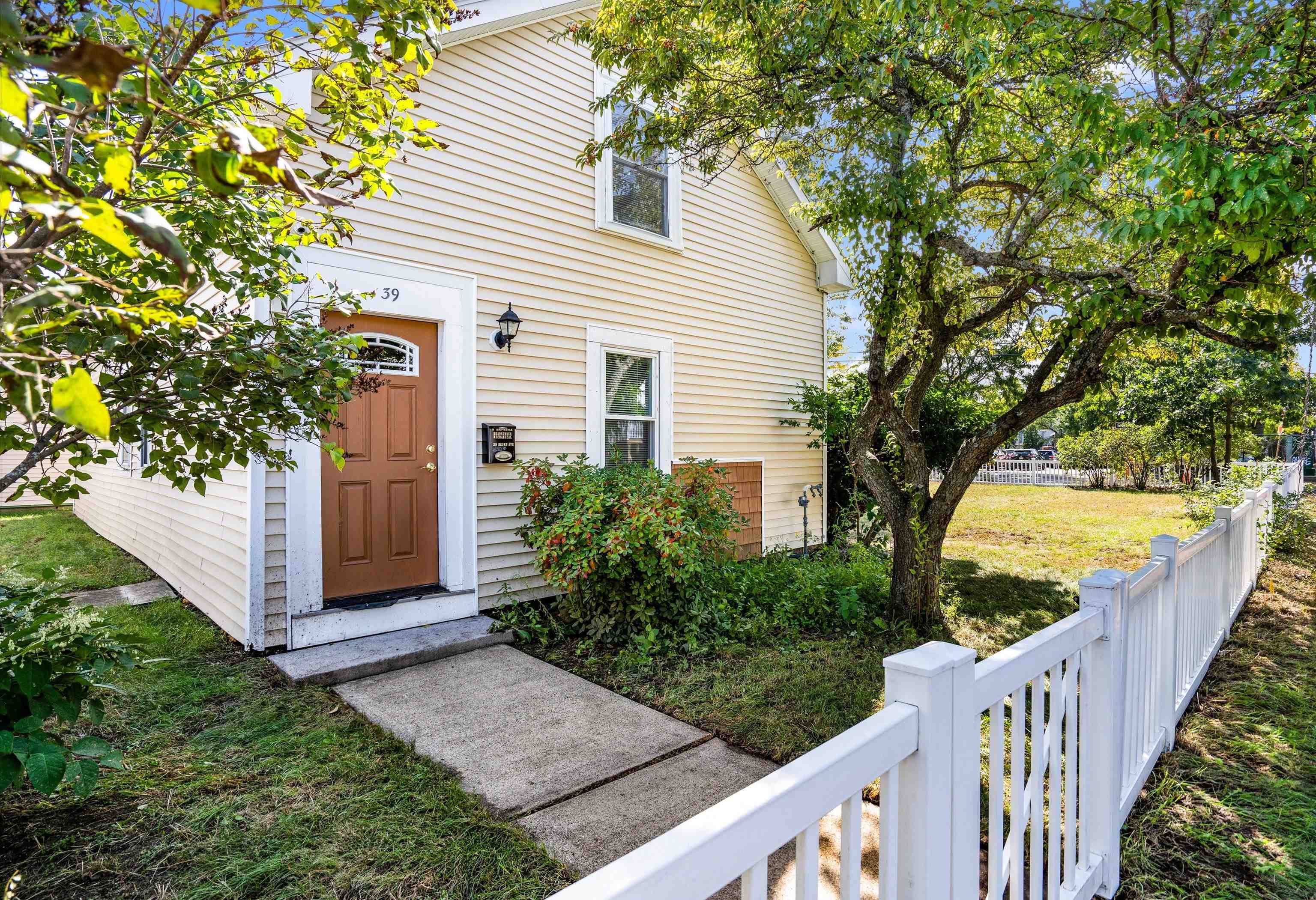 39 Brown Ave, Manchester, NH 03101 MLS 4972142 Coldwell Banker