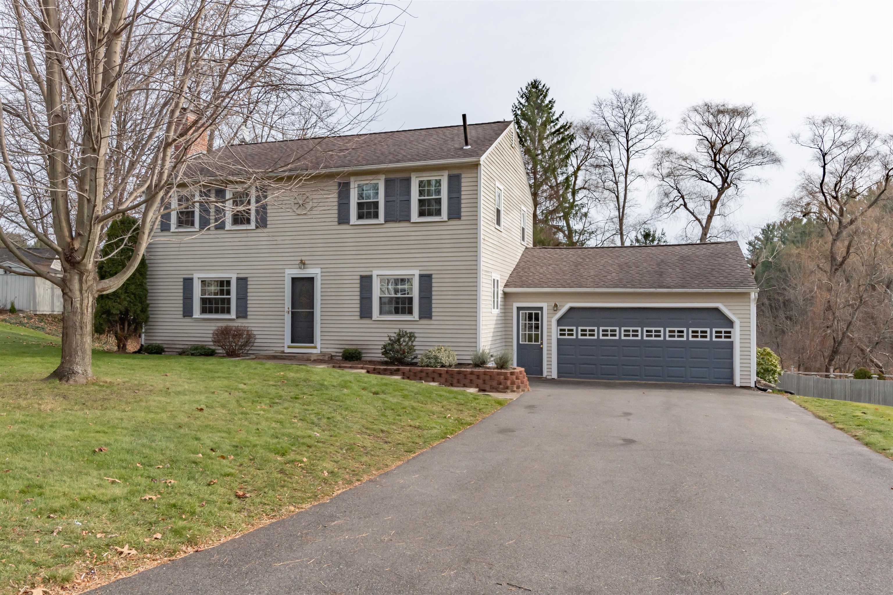 4 Sheffield Rd, Nashua, NH 03062 MLS 4979501 Coldwell Banker