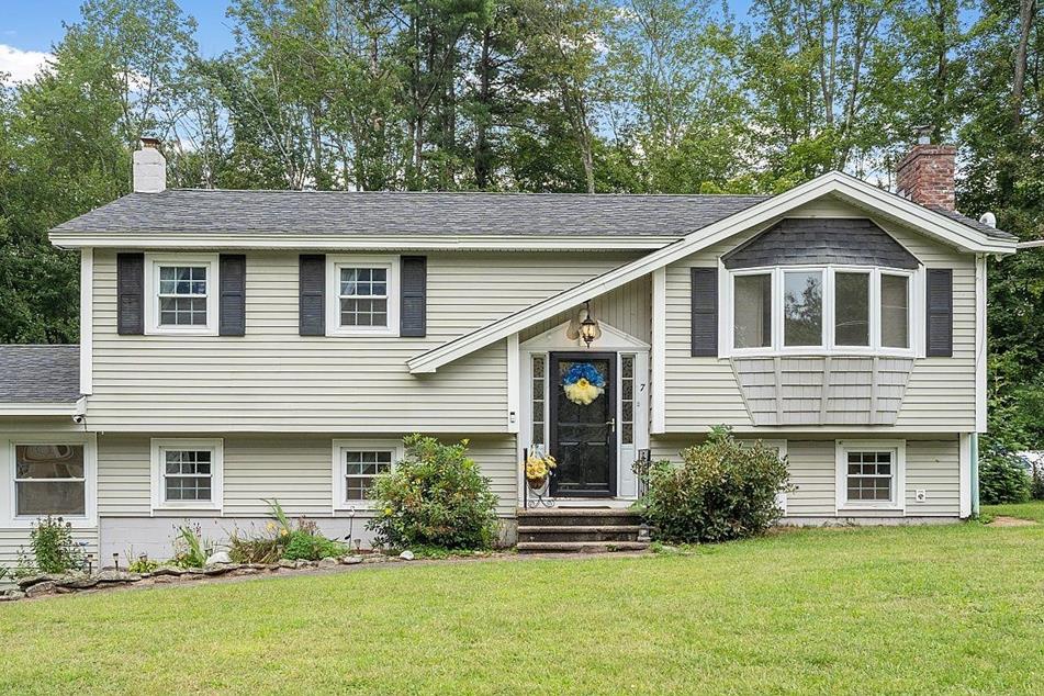 7 Vassar Dr, Pelham, NH 03076 MLS 4986103 Coldwell Banker