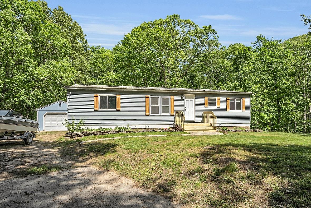 9 Spring St, Raymond, NH 03077 MLS 4998016 Coldwell Banker