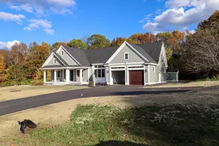 10 Tilton Dr, Stratham, NH 03885 - Photo 1