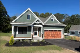 6 Edgewater Dr, Brentwood, NH 03833 - Photo 1