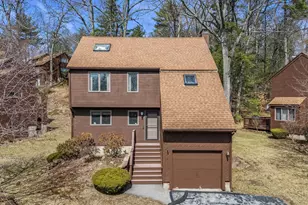 11 Gloucester Ln, Nashua, NH 03063 - Photo 1