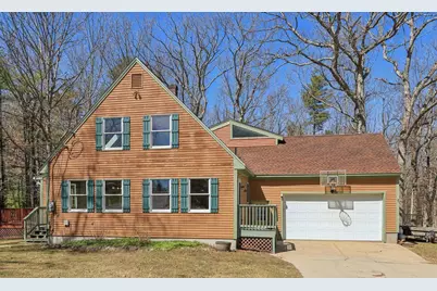 11 Lincoln Drive, Raymond, NH 03077 - Photo 1